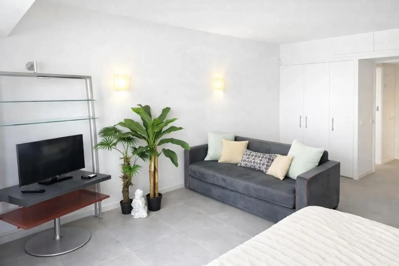 Квартира в Каннах, Франция, 38 м² - фото 11
