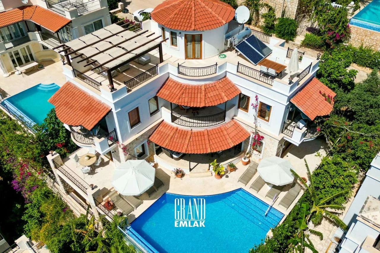 Квартира в Анталии, Турция, 450 м² - фото 1