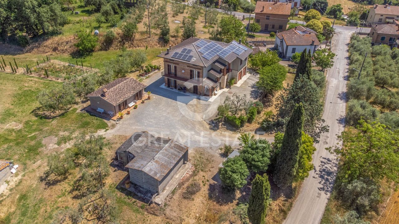 Вилла в Кастильоне-дель-Лаго, Италия, 272.1 м² - фото 1