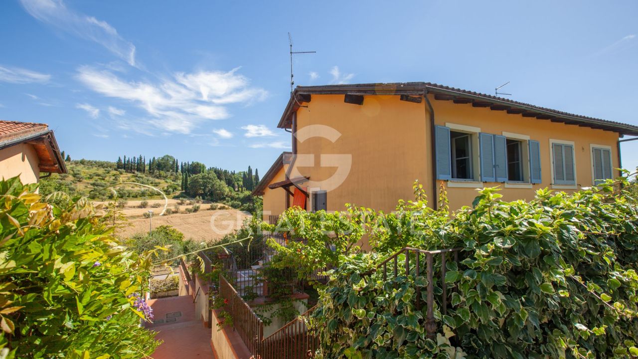 Апартаменты в Четоне, Италия, 117.3 м² - фото 1