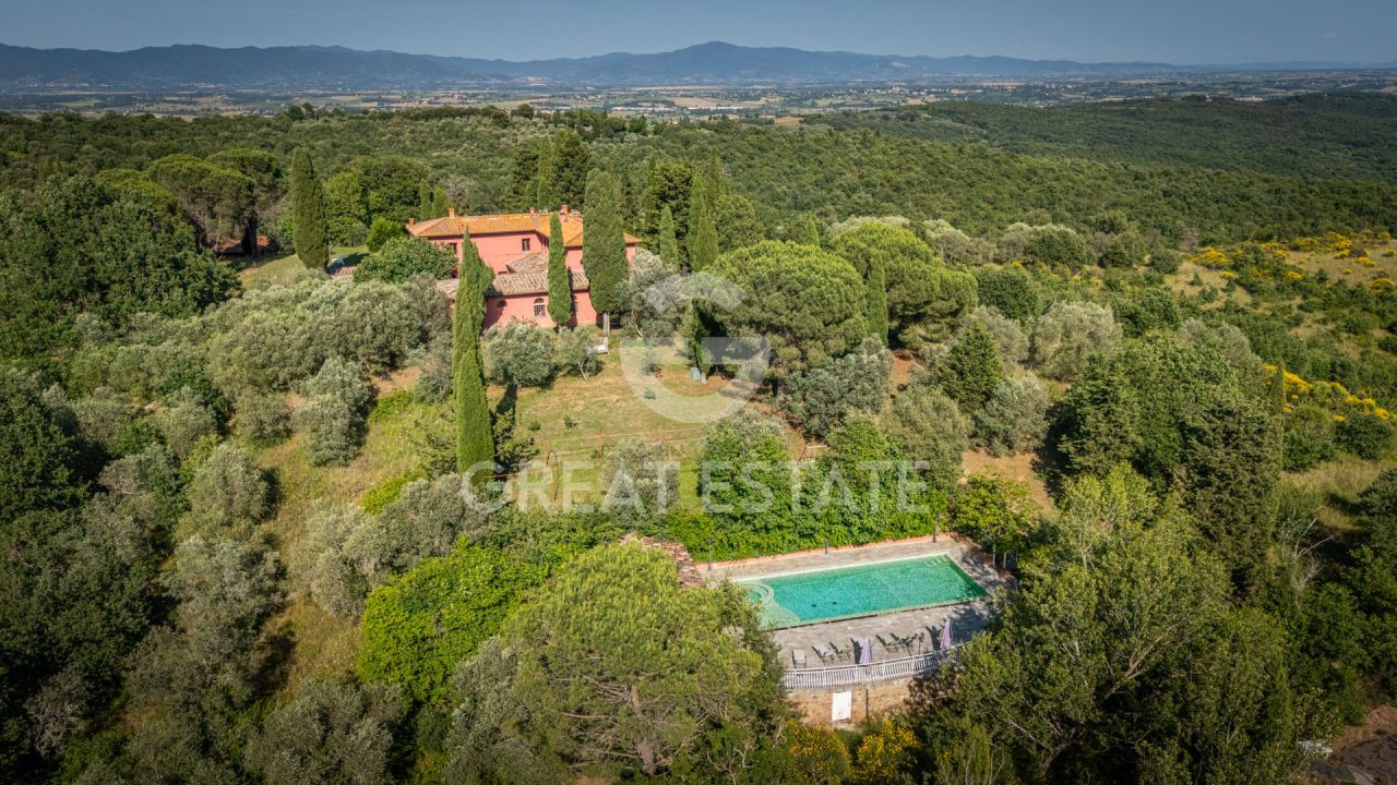 Дом Monte San Savino, Италия, 770.87 м² - фото 1