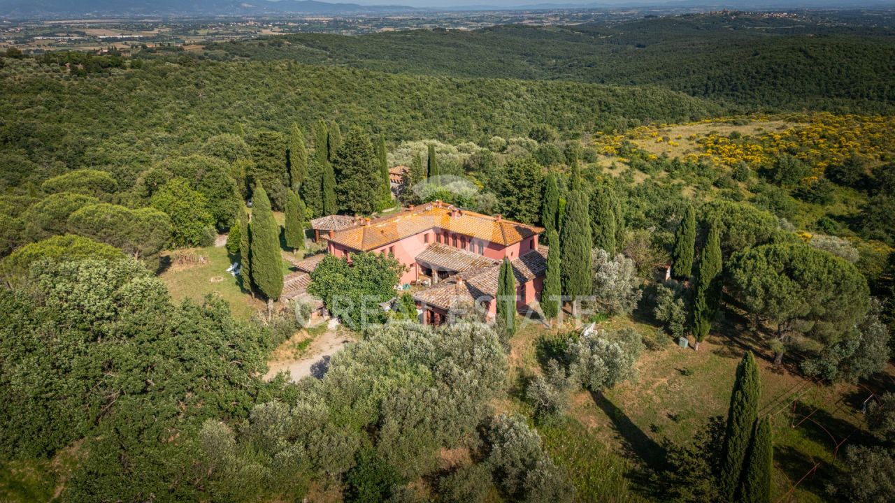 Дом Monte San Savino, Италия, 770.87 м² - фото 2