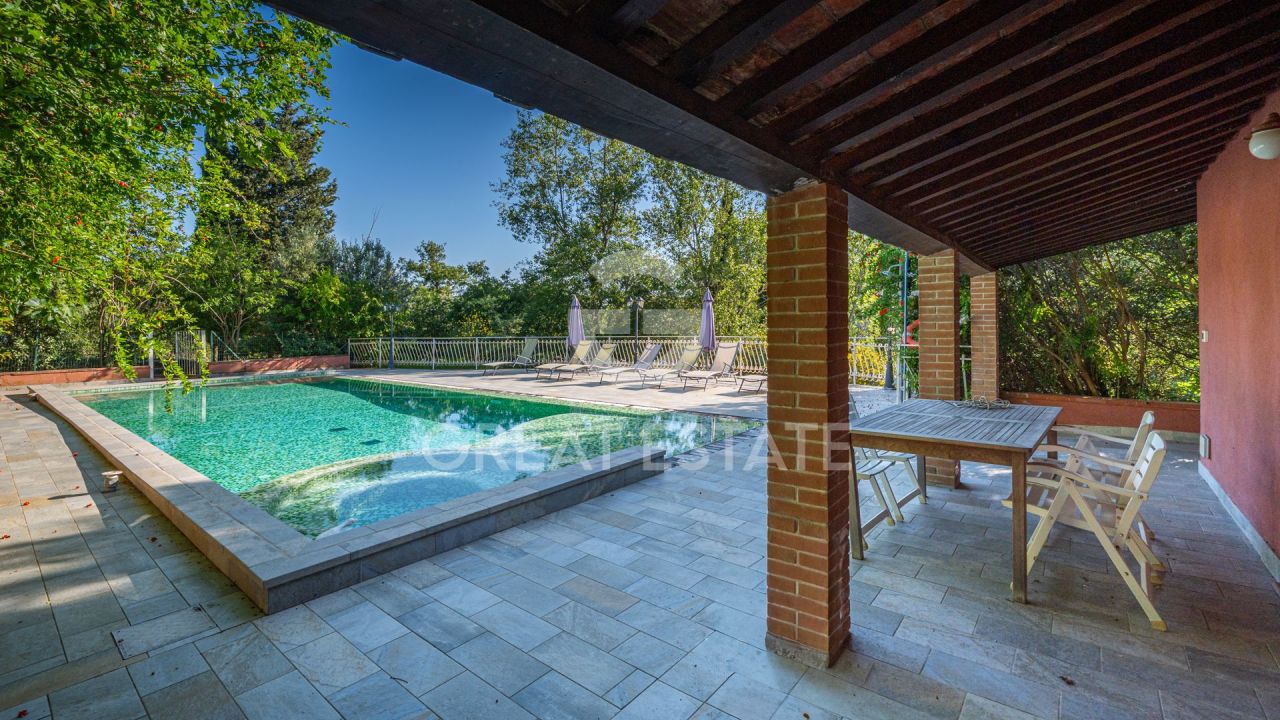 Дом Monte San Savino, Италия, 770.87 м² - фото 4