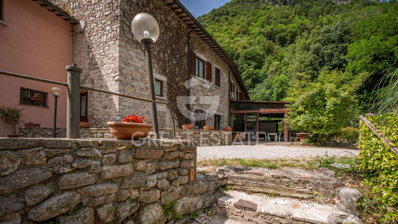Отель, гостиница Ferentillo, Италия, 891.7 м² - фото 4