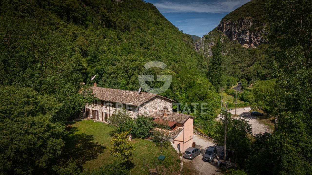 Отель, гостиница Ferentillo, Италия, 891.7 м² - фото 5