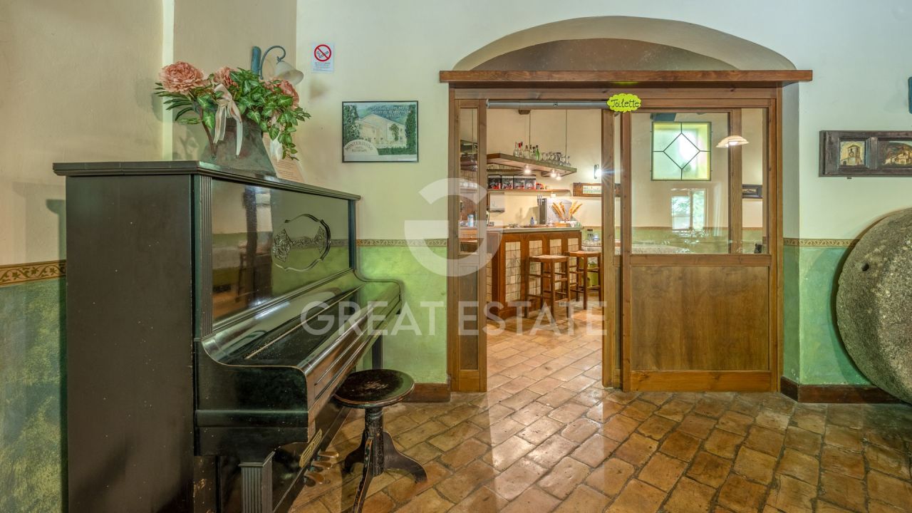 Отель, гостиница Ferentillo, Италия, 891.7 м² - фото 17