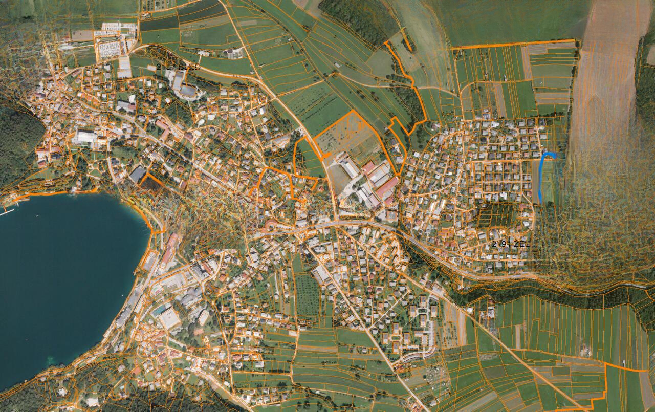 Земля в Бледе, Словения, 5 560 м² - фото 1