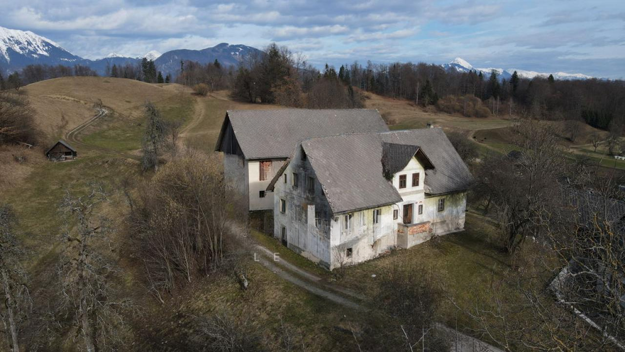 Земля в Брде, Словения, 2 720 м² - фото 2
