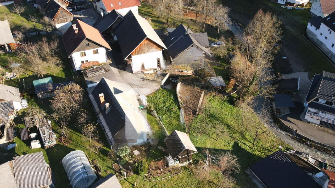 Земля в Есенице, Словения, 600 м² - фото 6