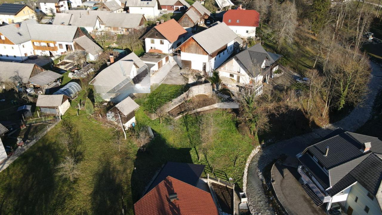 Земля в Есенице, Словения, 600 м² - фото 9