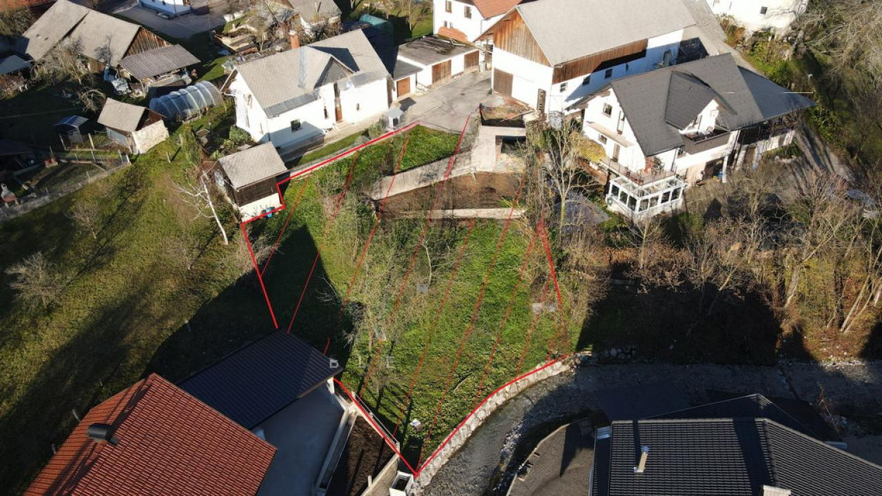 Земля в Есенице, Словения, 600 м² - фото 11
