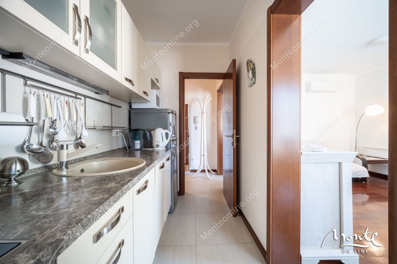 Апартаменты в Доброте, Черногория, 81 м² - фото 12