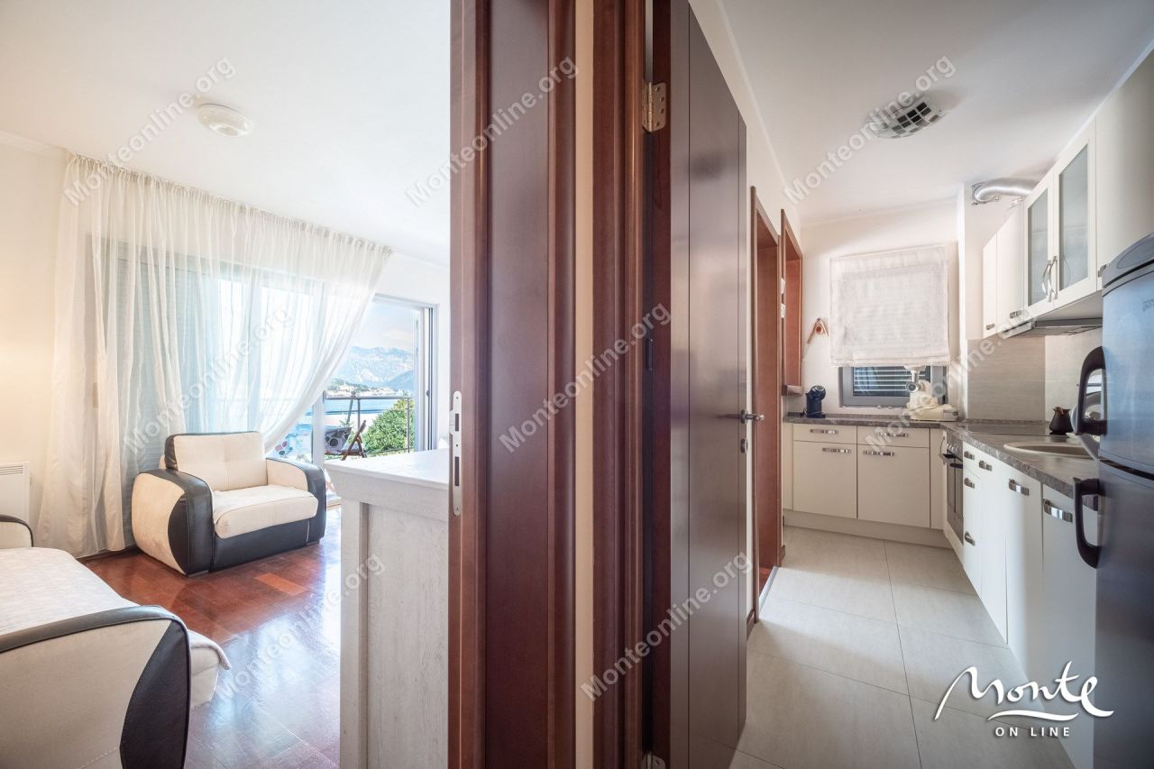 Апартаменты в Доброте, Черногория, 81 м² - фото 13