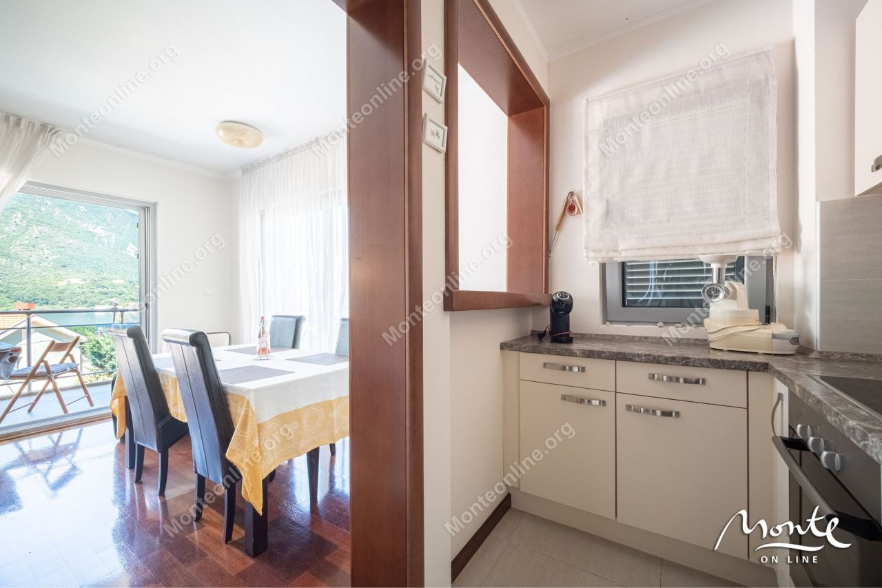 Апартаменты в Доброте, Черногория, 81 м² - фото 15