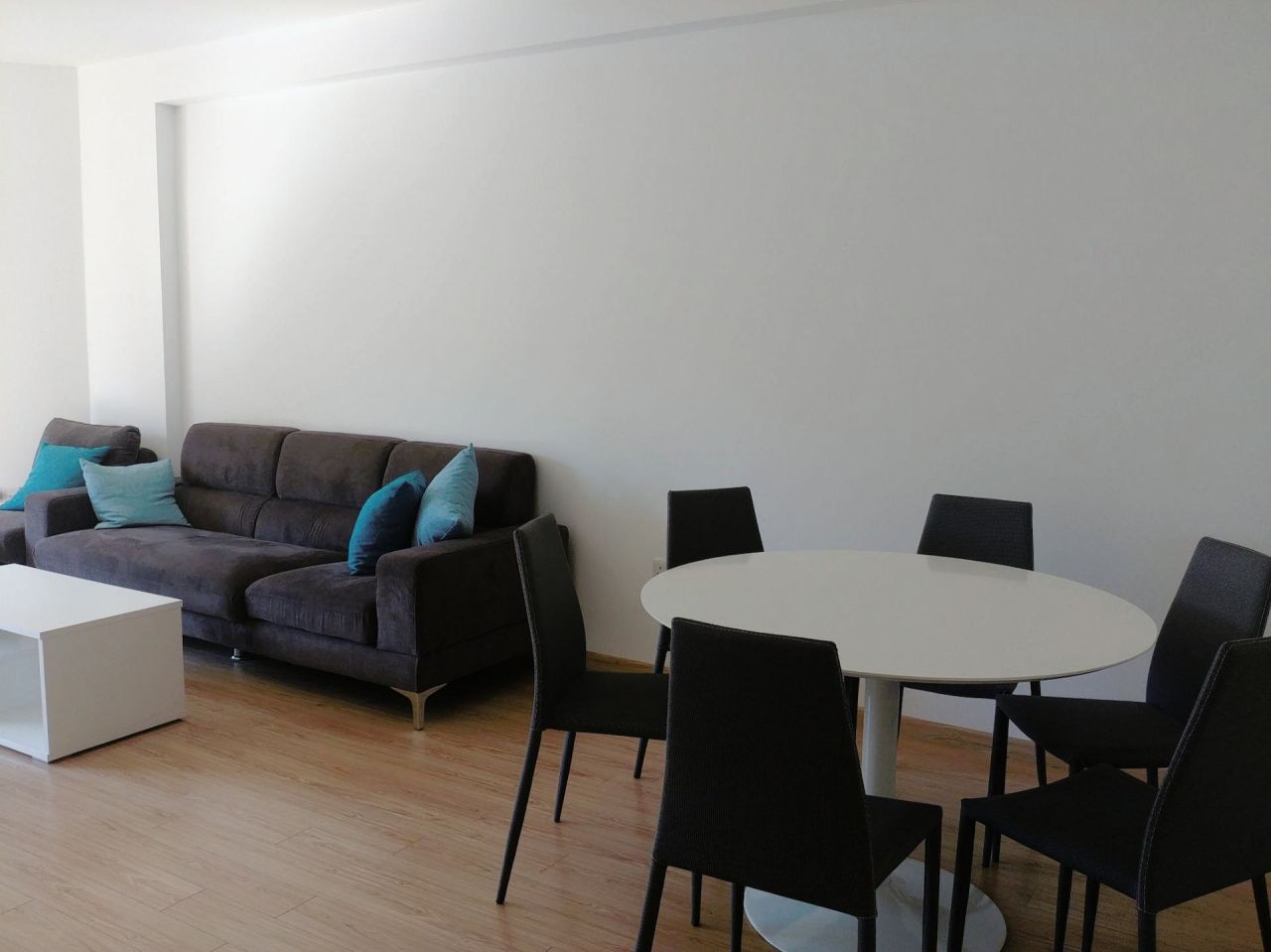 Апартаменты в Айия-Триасе, Кипр, 90 м² - фото 1