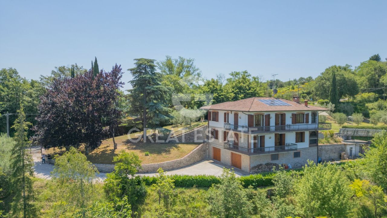 Вилла в Кьюси, Италия, 364.2 м² - фото 3