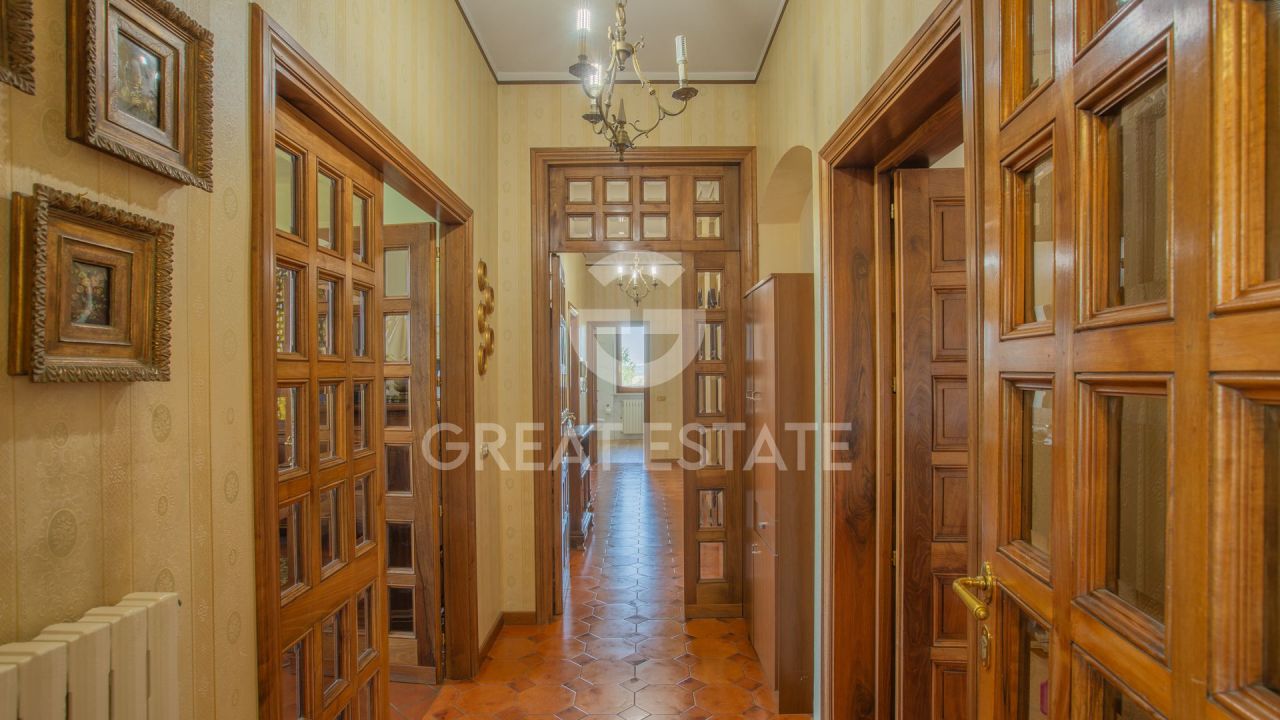 Вилла в Кьюси, Италия, 364.2 м² - фото 13