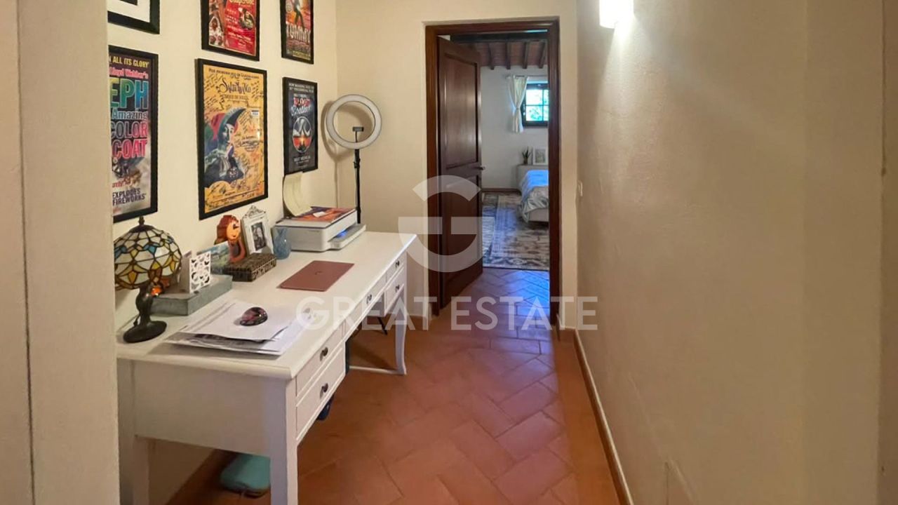 Апартаменты в Кортоне, Италия, 109.35 м² - фото 15