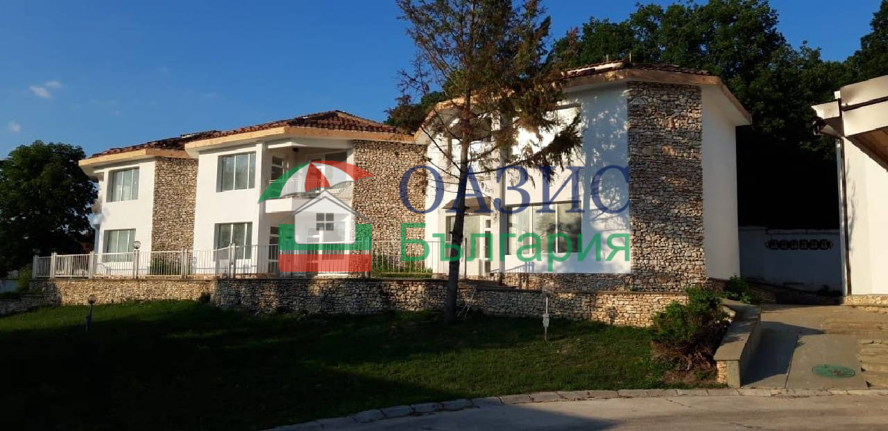 Отель, гостиница в Оброчиште, Болгария, 2 564 м² - фото 1
