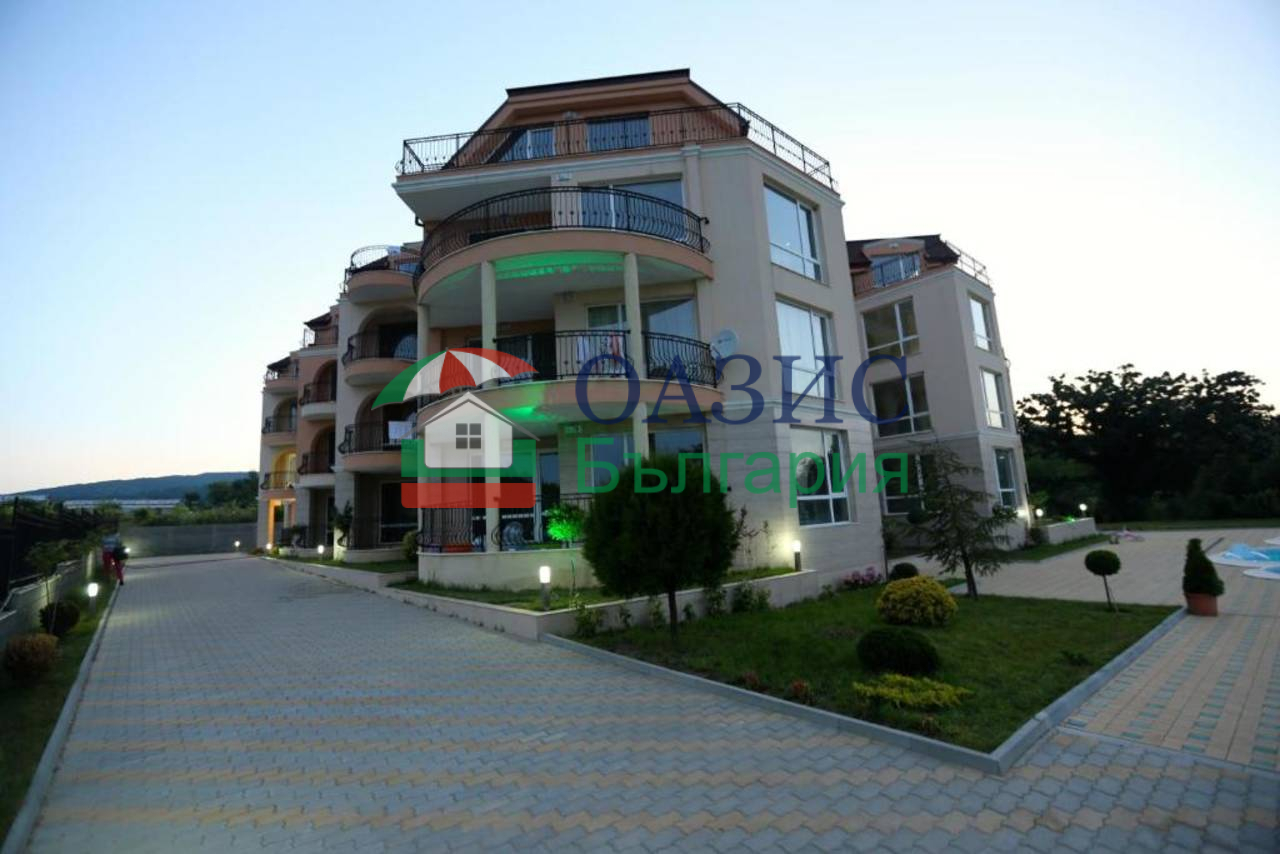 Апартаменты в Обзоре, Болгария, 68 м² - фото 1