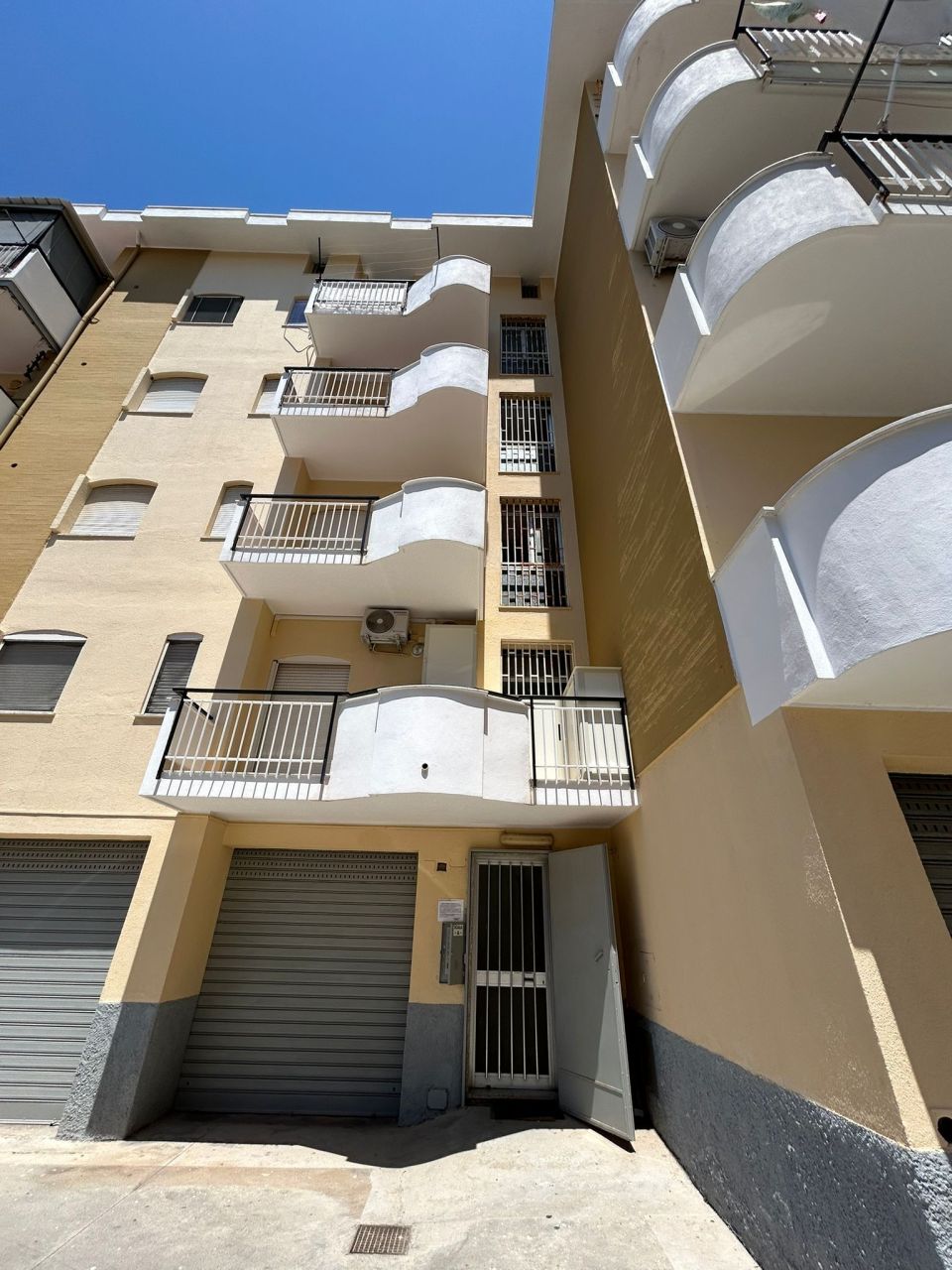 Квартира в Скалее, Италия, 88 м² - фото 1