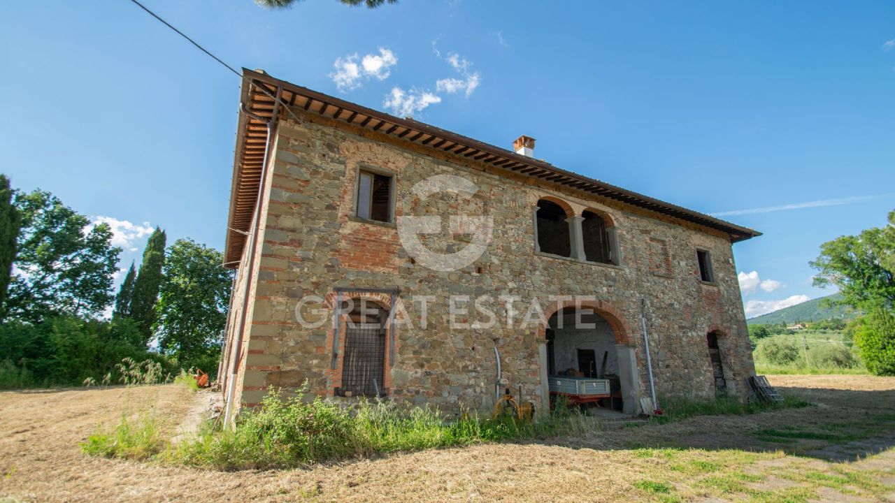 Дом в Реджелло, Италия, 809.4 м² - фото 3