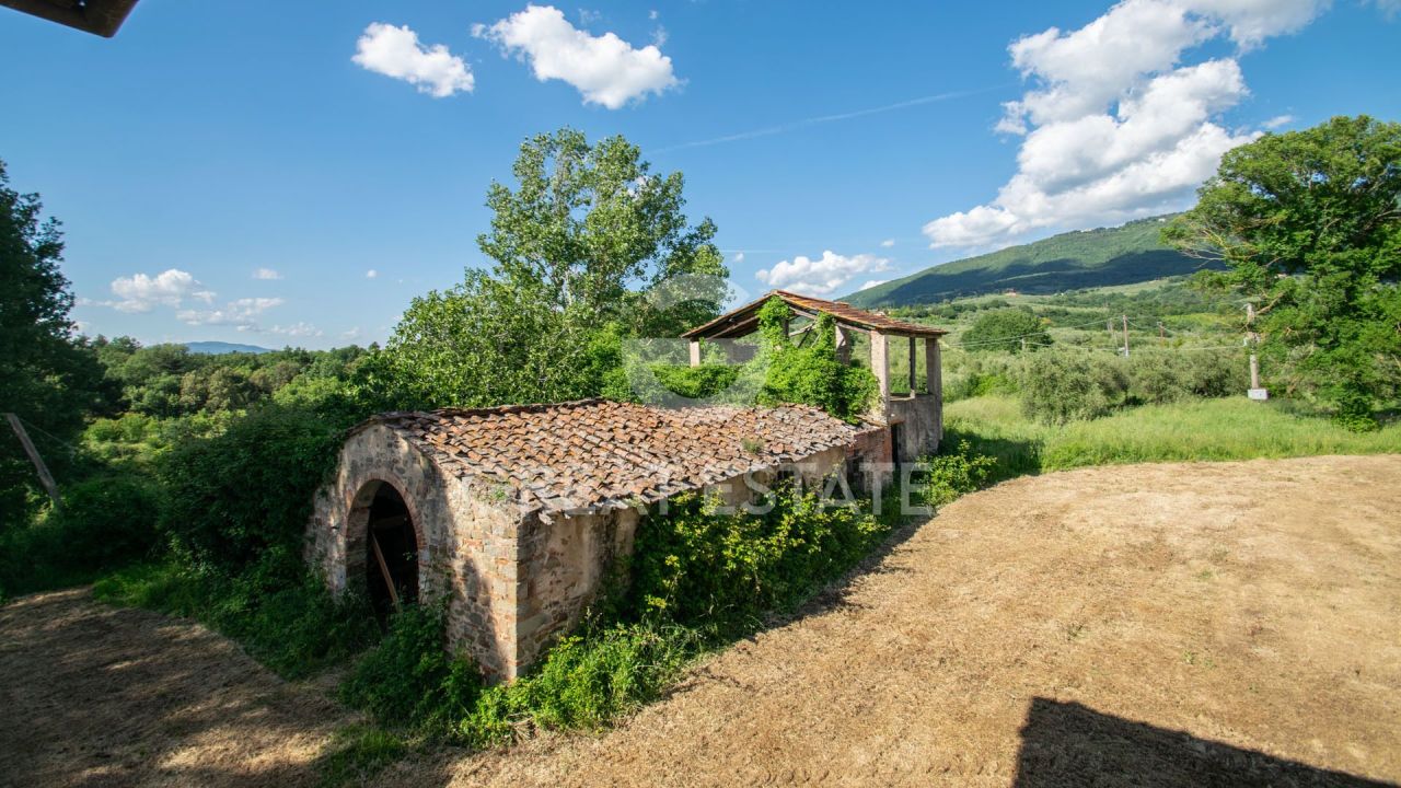 Дом в Реджелло, Италия, 809.4 м² - фото 6