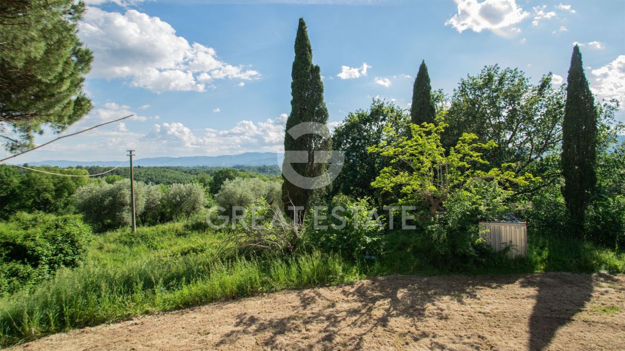 Дом в Реджелло, Италия, 809.4 м² - фото 12