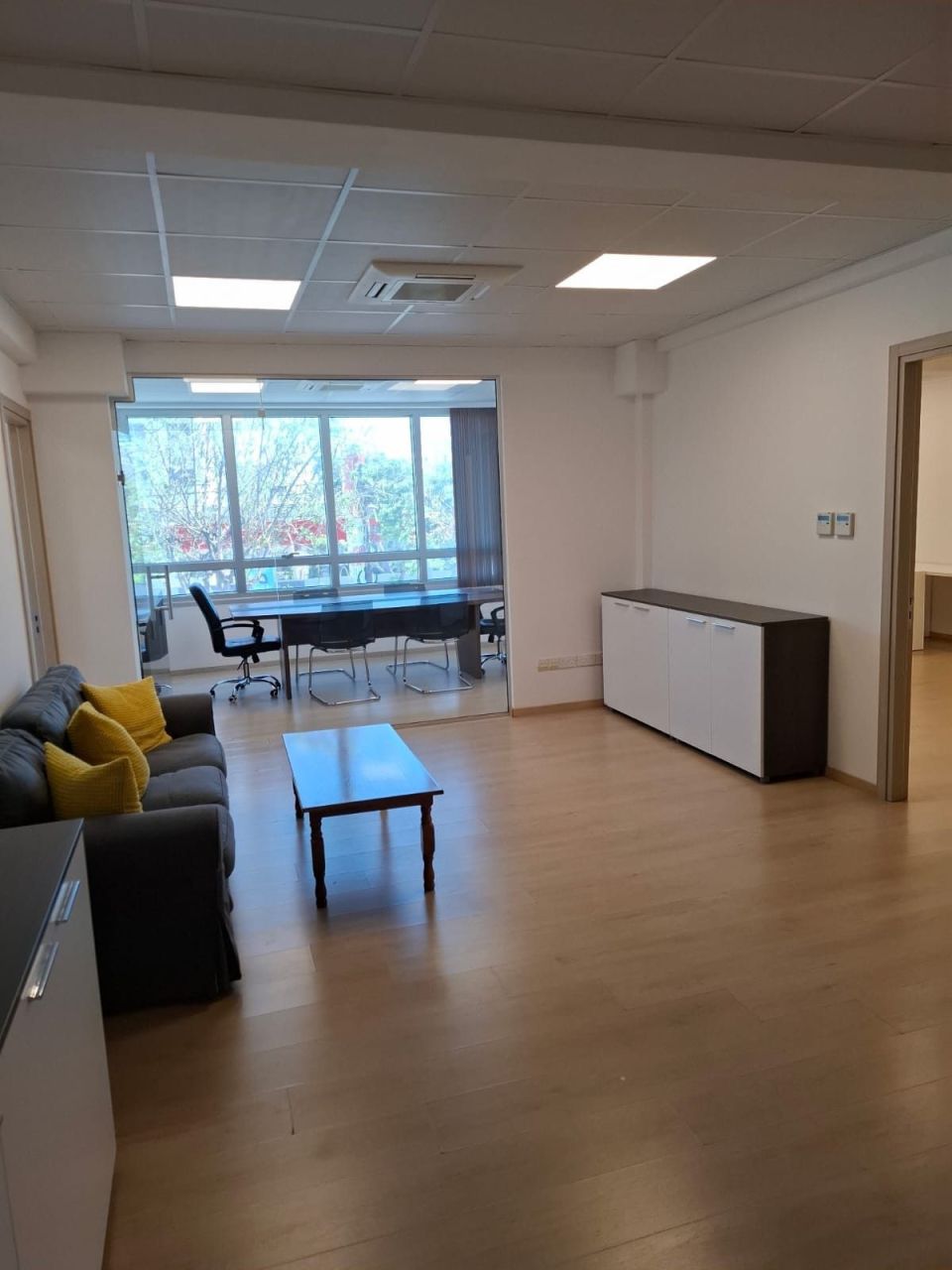 Офис Agia Zoni, Кипр, 240 м² - фото 1