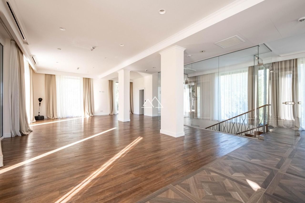Вилла в Тивате, Черногория, 560 м² - фото 14