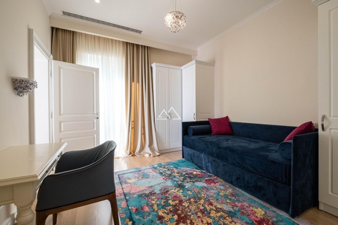 Вилла в Тивате, Черногория, 560 м² - фото 16