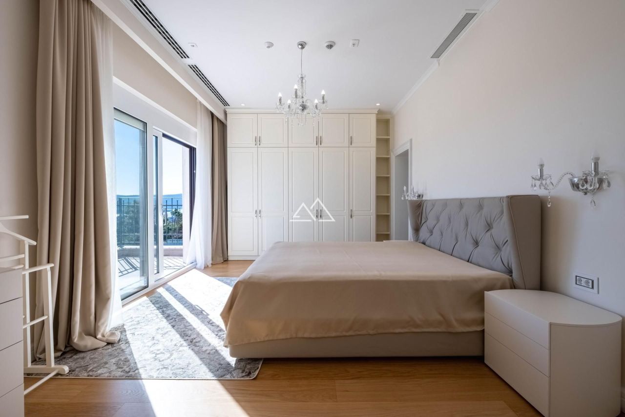 Вилла в Тивате, Черногория, 560 м² - фото 17
