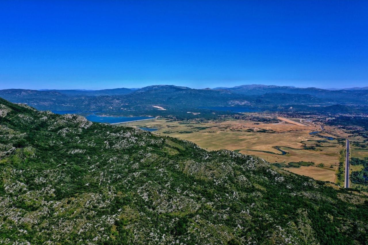Земля в Никшиче, Черногория, 100 000 м² - фото 4