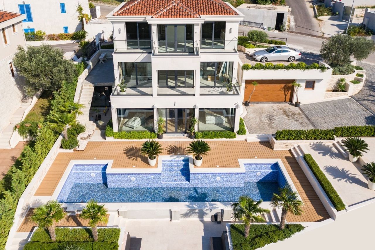 Вилла в Тивате, Черногория, 560 м² - фото 6
