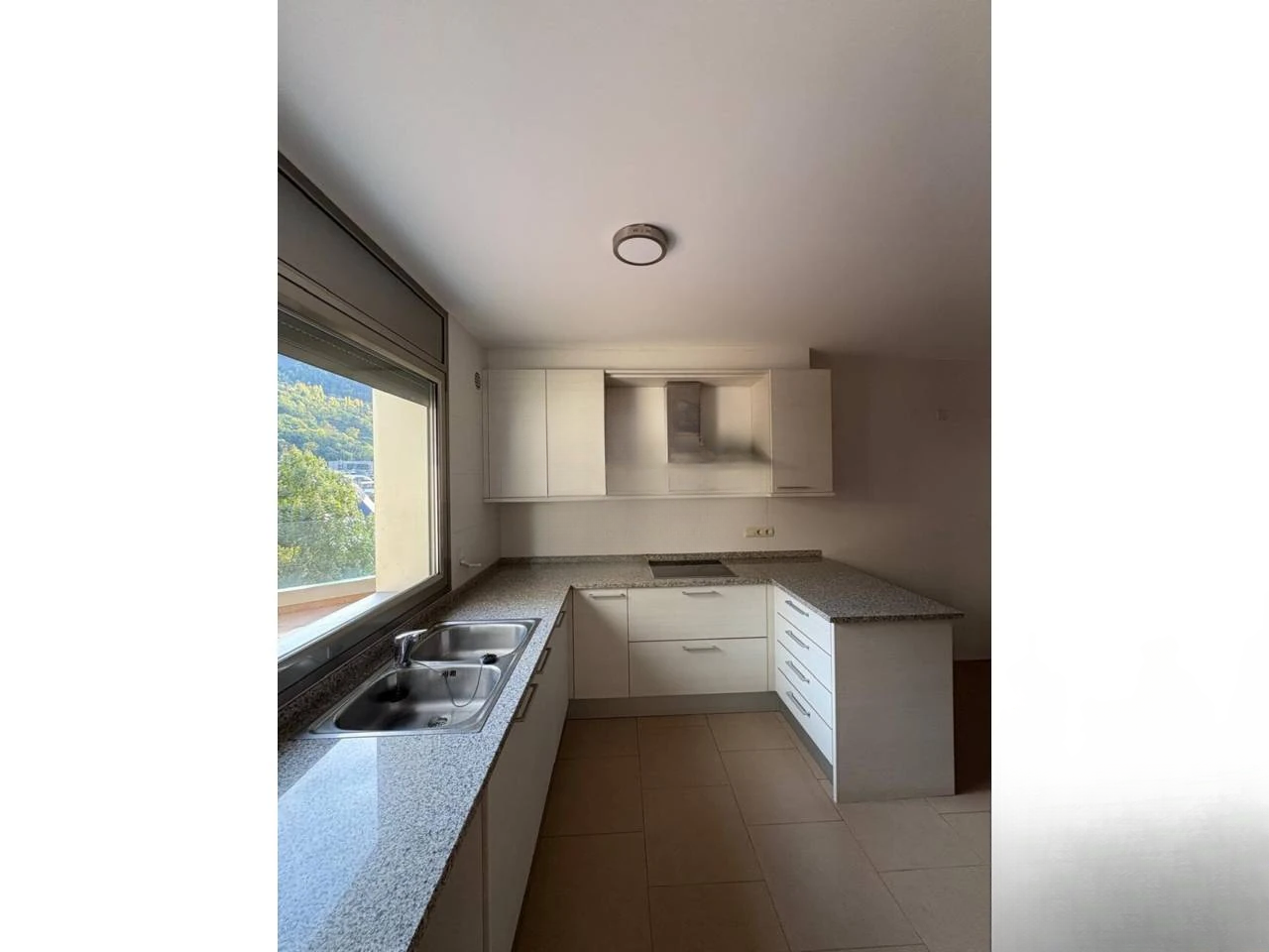 Квартира в Эскальдесе, Андорра, 136 м² - фото 1