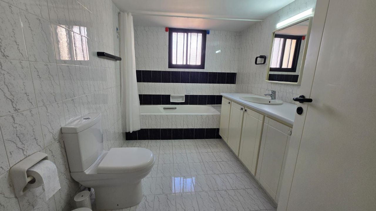 Апартаменты в Айос-Атанасиосе, Кипр, 170 м² - фото 8