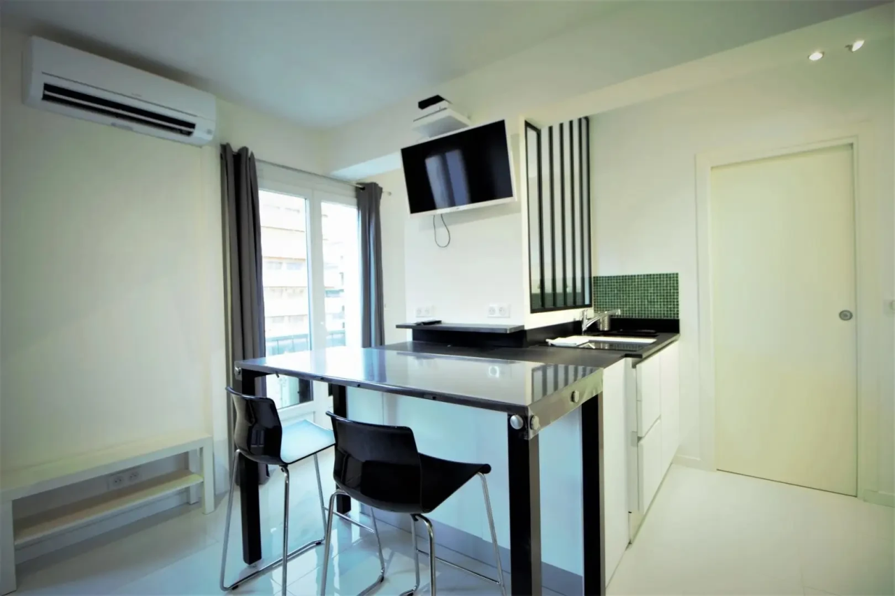 Квартира в Каннах, Франция, 24 м² - фото 2