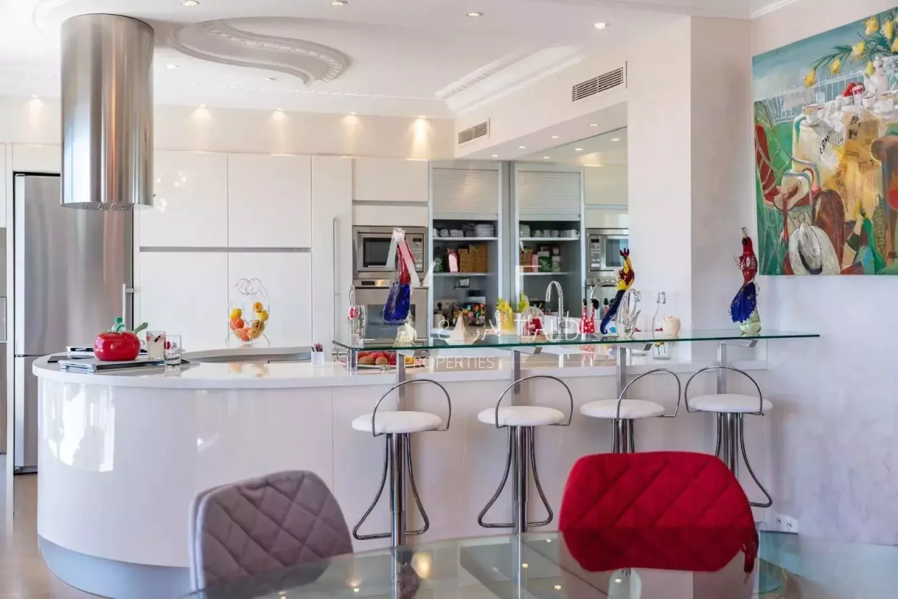 Квартира в Каннах, Франция, 180 м² - фото 10