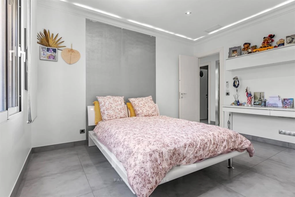 Квартира в Каннах, Франция, 200 м² - фото 15