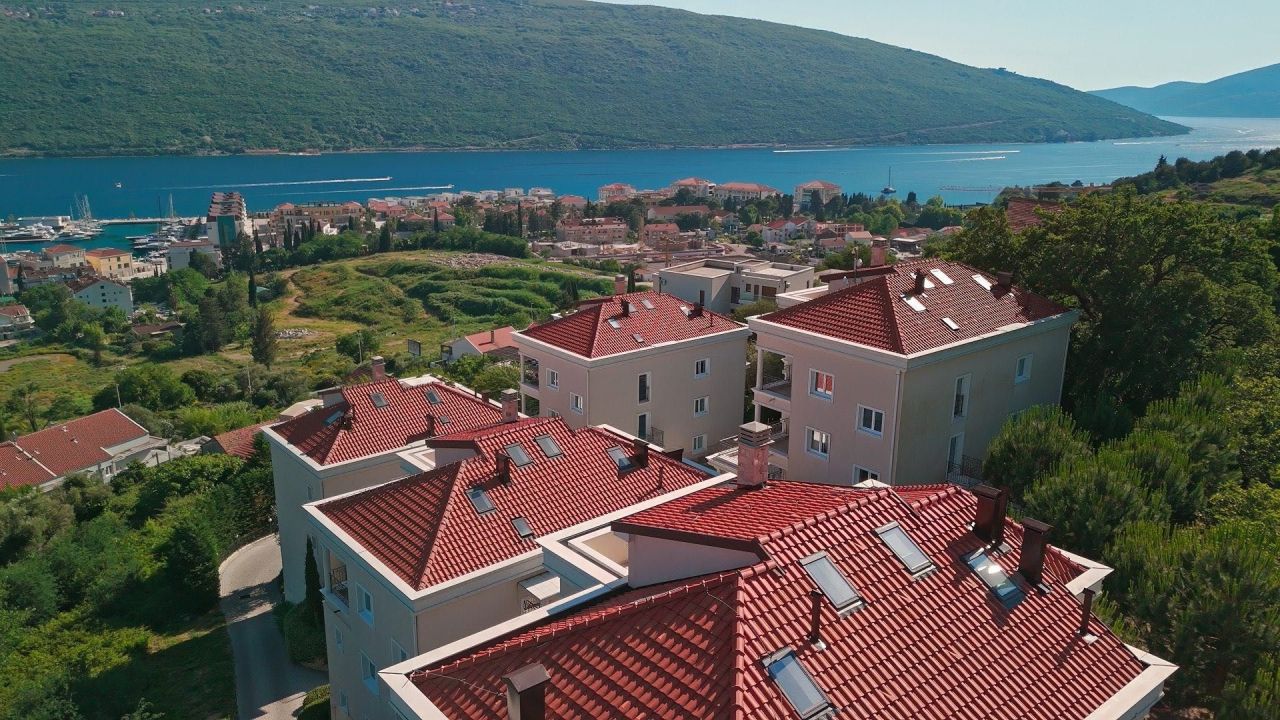 Пентхаус в Херцег-Нови, Черногория, 225.5 м² - фото 3