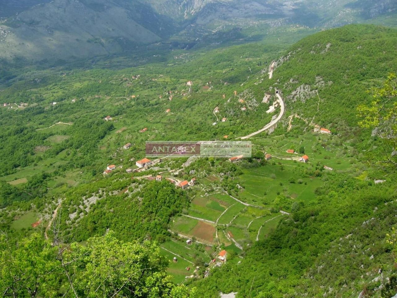 Земля в Даниловграде, Черногория, 28 480 м² - фото 2