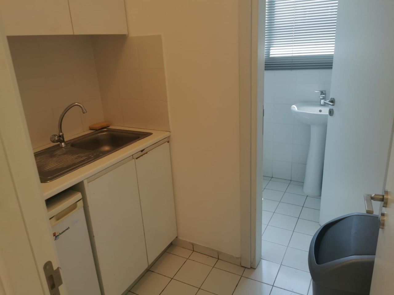 Офис Agia Zoni, Кипр, 150 м² - фото 11