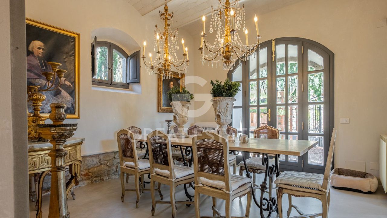 Вилла в Кастильон-Фиорентино, Италия, 474.5 м² - фото 13