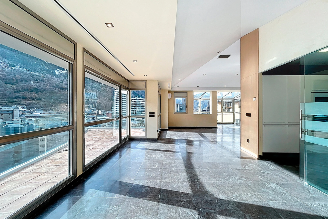 Квартира в Эскальдесе, Андорра, 215 м² - фото 1