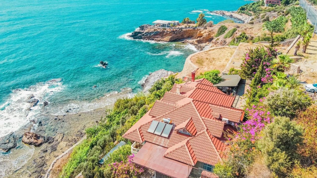 Вилла в Алании, Турция, 430 м² - фото 1