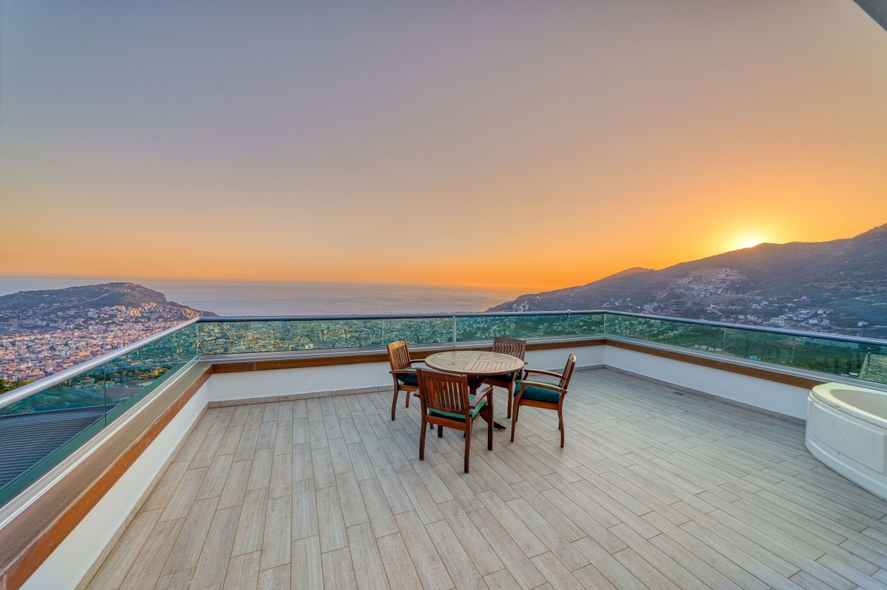 Вилла в Алании, Турция, 300 м² - фото 1