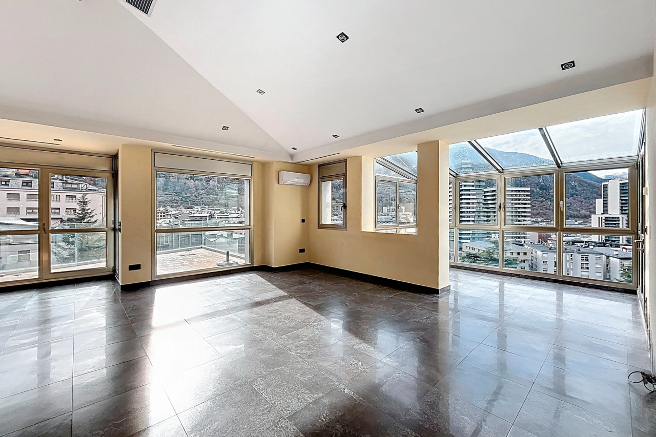 Квартира в Эскальдесе, Андорра, 215 м² - фото 10