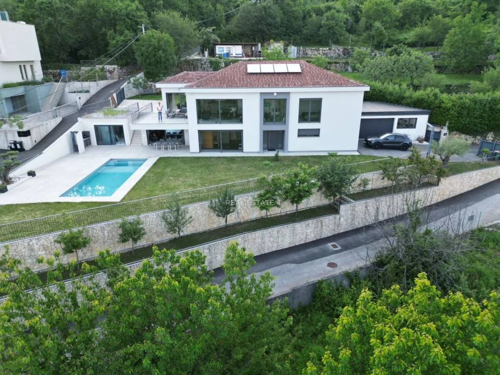 Дом в Опатии, Хорватия, 400 м² - фото 1
