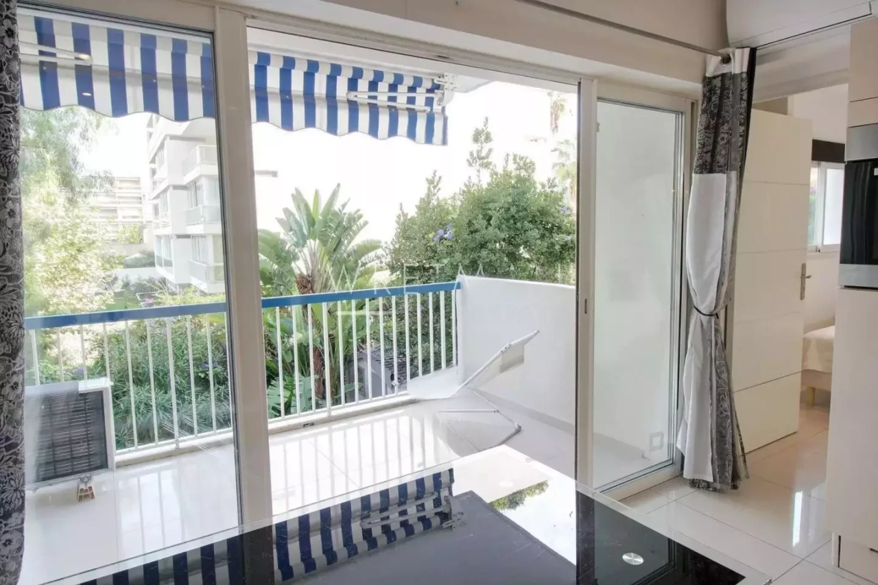 Квартира в Каннах, Франция, 30 м² - фото 2