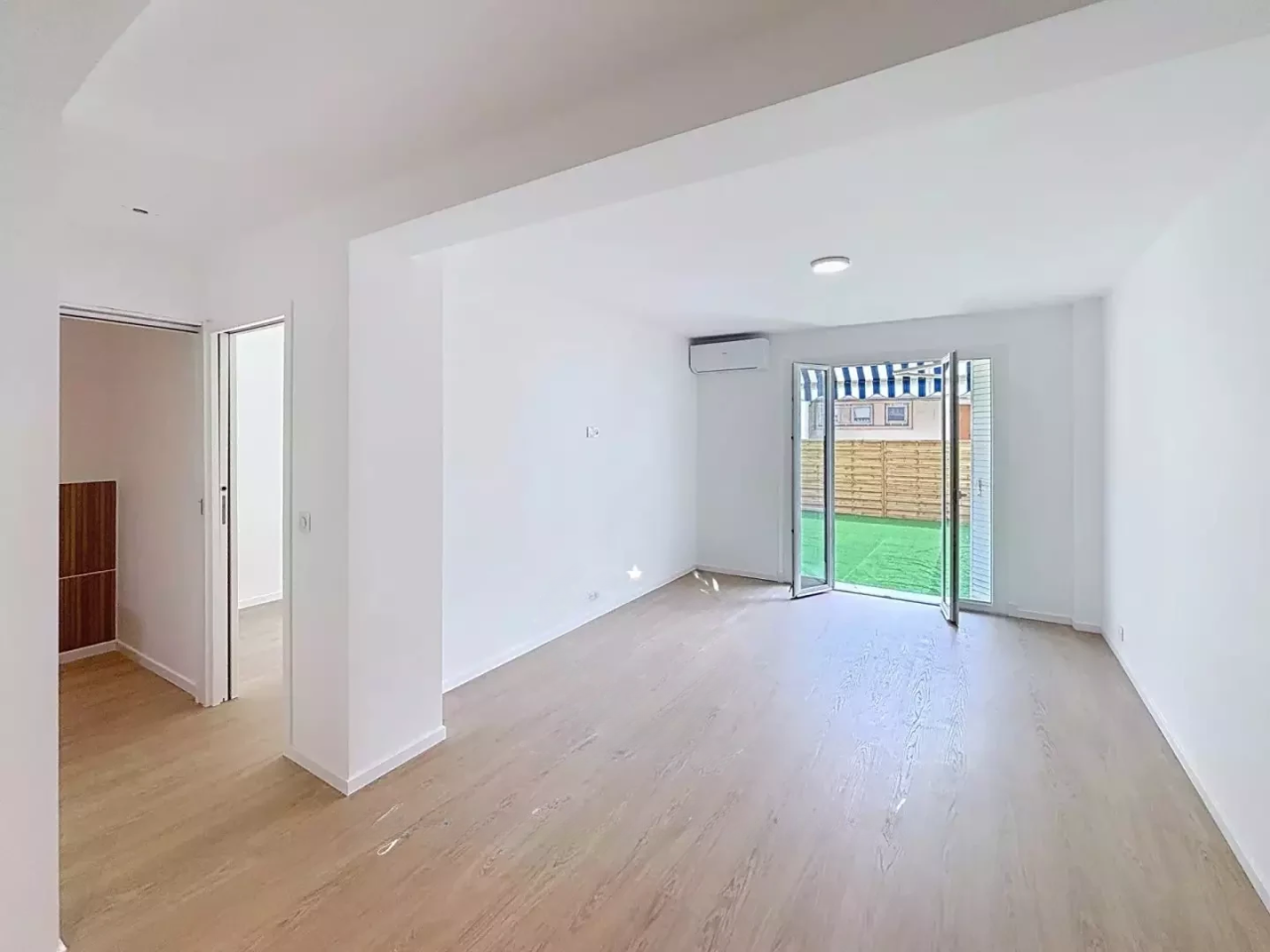 Квартира в Каннах, Франция, 46 м² - фото 2